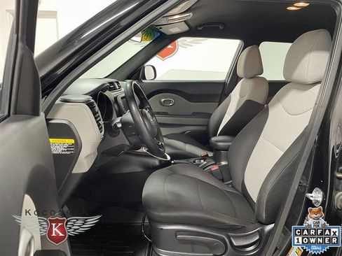 Used 2018 Kia Soul w/ Convenience Package FWD image 12
