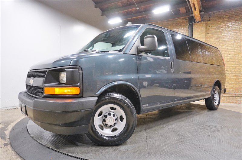 Used 2017 Chevrolet Express 3500 LS RWD image 1