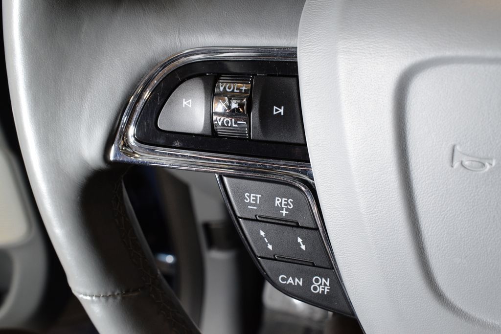 Used 2019 Lincoln Navigator Reserve w/ Cargo Package AWD/4WD image 22