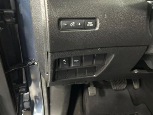 Used 2014 Nissan Rogue S image 16