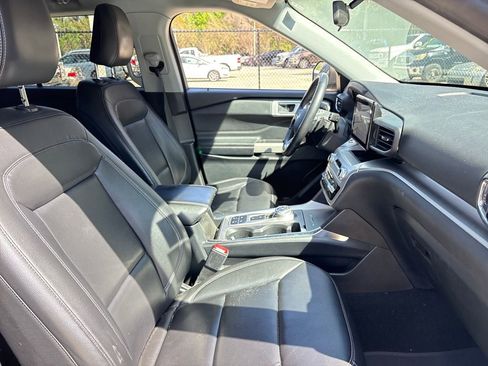 Used 2021 Ford Explorer XLT w/ Equipment Group 202A image 28
