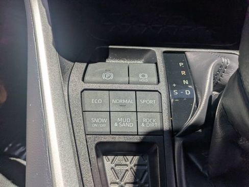 Certified 2025 Toyota RAV4 LE AWD/4WD image 31