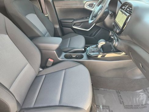 Certified 2025 Kia Soul S image 13