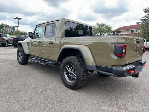 Used 2025 Jeep Gladiator Mojave AWD/4WD image 7