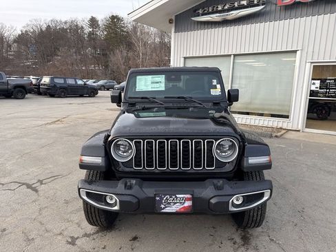 New 2025 Jeep Wrangler Unlimited Sahara w/ Technology Group AWD/4WD image 2