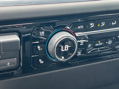 Certified 2025 Chevrolet Silverado 1500 LTZ image 30