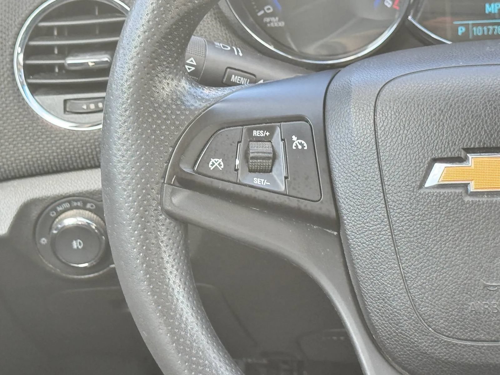 Used 2015 Chevrolet Cruze LT FWD image 27