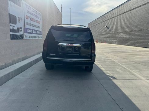 Used 2015 GMC Yukon Denali w/ Premium Package AWD/4WD image 4