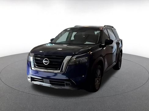 Used 2025 Nissan Pathfinder SV FWD image 7
