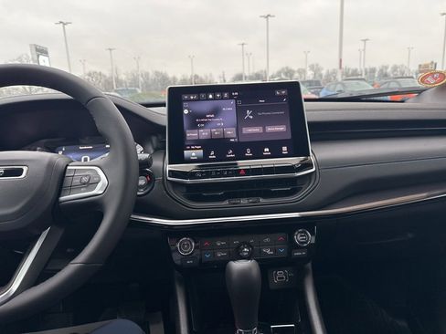 New 2026 Jeep Compass Latitude image 15