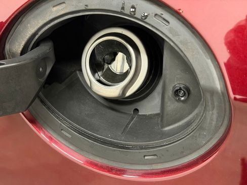 Used 2017 Chrysler Pacifica Touring image 16