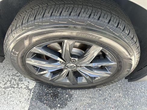 Used 2024 Volkswagen Tiguan SE FWD image 6