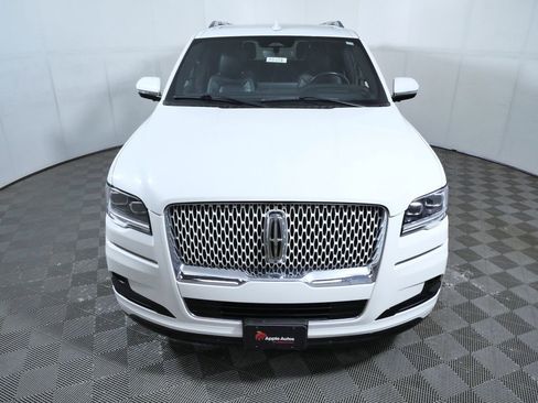 Used 2023 Lincoln Navigator Reserve AWD/4WD image 3