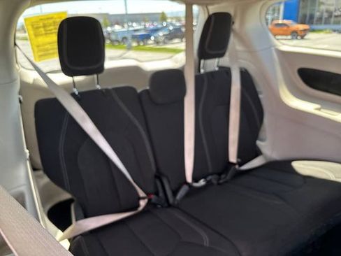 Used 2023 Chrysler Voyager LX FWD image 25