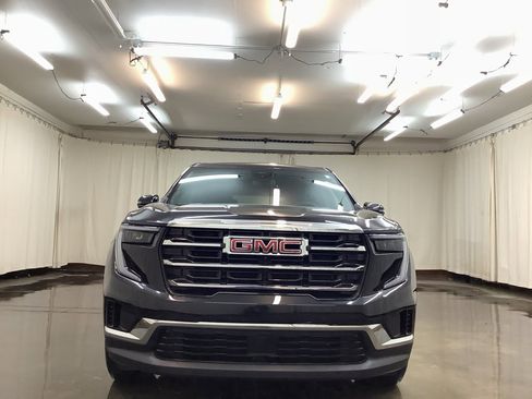 Used 2025 GMC Acadia Elevation image 11