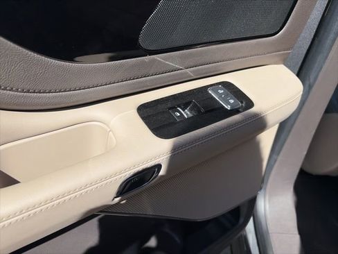 Used 2023 Lincoln Aviator AWD image 7