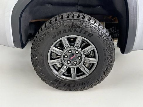 Used 2025 GMC Sierra 1500 AT4X AWD/4WD image 30