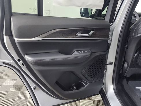 New 2025 Jeep Grand Cherokee Limited w/ Trailer Tow Package image 22