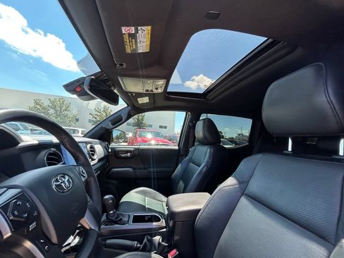 Used 2023 Toyota Tacoma TRD Sport w/ TRD Premium Sport Package RWD image 12