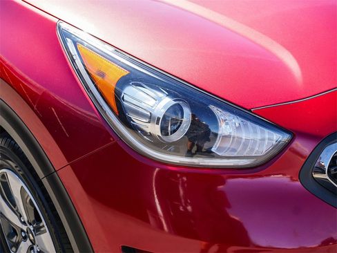 Used 2019 Kia Niro LX image 10