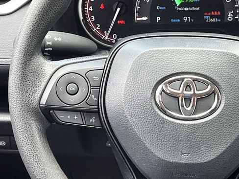 Used 2025 Toyota RAV4 XLE FWD image 9