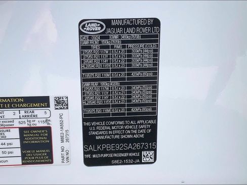 Used 2025 Land Rover Range Rover Long Wheelbase SE AWD/4WD image 33