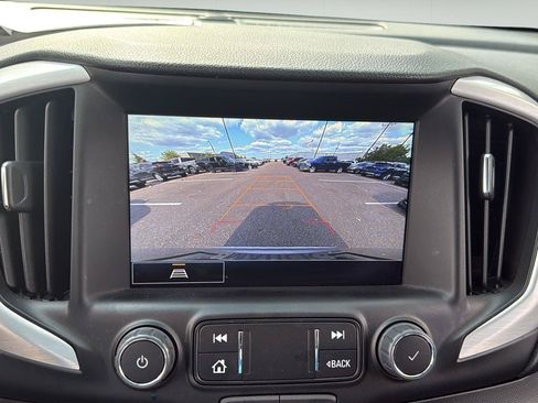 Used 2024 GMC Terrain SLT AWD/4WD image 24