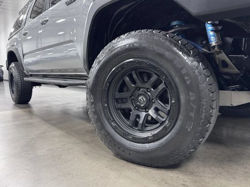 Used 2017 Toyota Tacoma TRD Pro AWD/4WD image 25