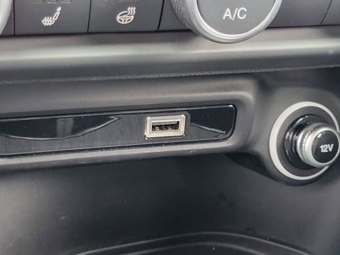 Used 2024 Alfa Romeo Giulia Sprint image 14