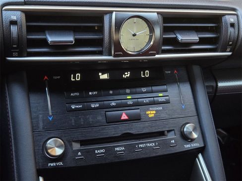 Used 2018 Lexus IS 300 image 24