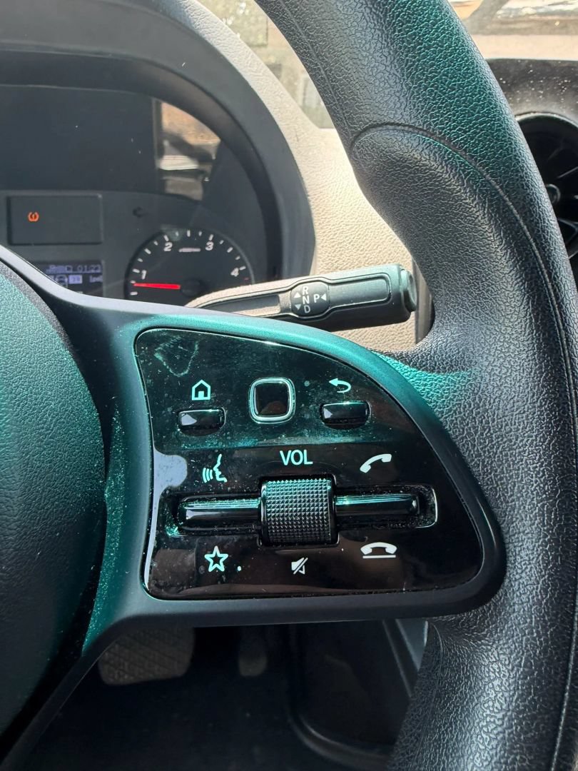 Used 2019 Mercedes-Benz Sprinter 2500 image 20
