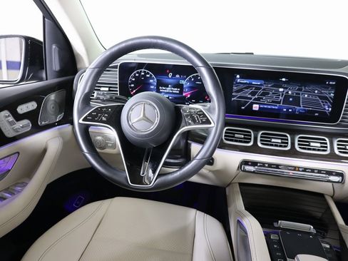 Used 2025 Mercedes-Benz GLS 450 4MATIC image 42