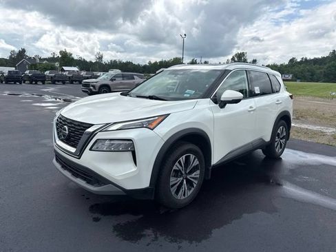 Used 2021 Nissan Rogue SV AWD/4WD image 2