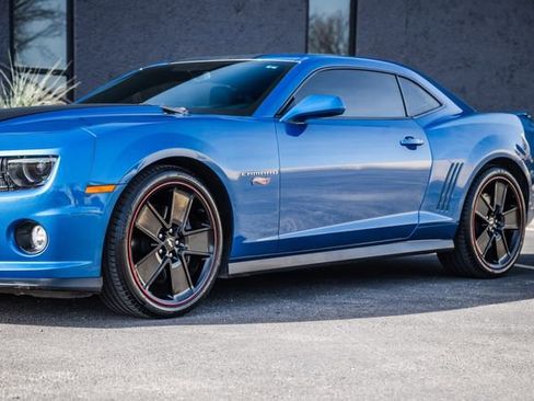 Used 2013 Chevrolet Camaro SS w/ Hot Wheels Special Edition image 63