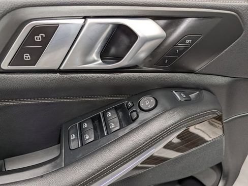 Used 2019 BMW X5 xDrive40i w/ Convenience Package AWD/4WD image 17
