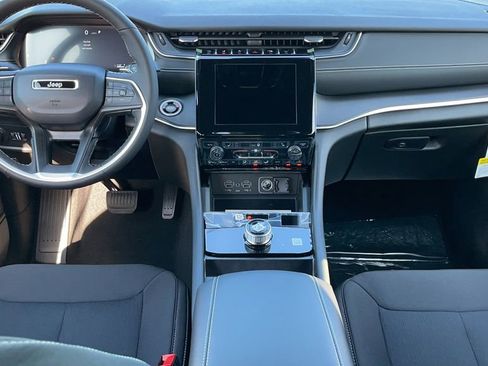 New 2024 Jeep Grand Cherokee L Laredo w/ Luxury Tech Group I image 18