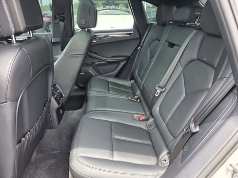Used 2023 Porsche Macan S AWD/4WD image 10