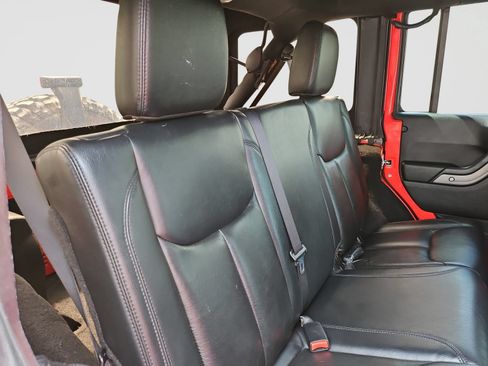 Used 2013 Jeep Wrangler Unlimited Sahara AWD/4WD image 43