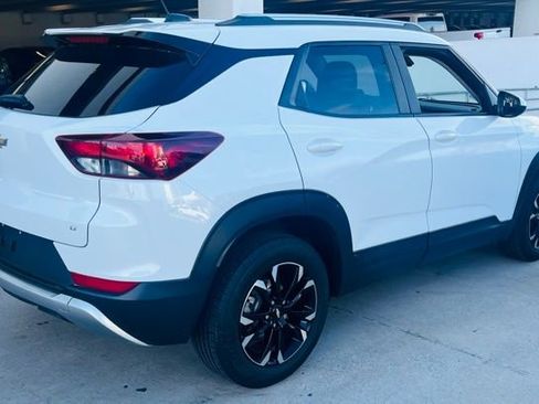 Used 2023 Chevrolet TrailBlazer LT image 3