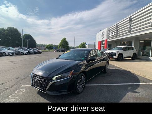 Used 2025 Nissan Altima 2.5 SV AWD/4WD image 8