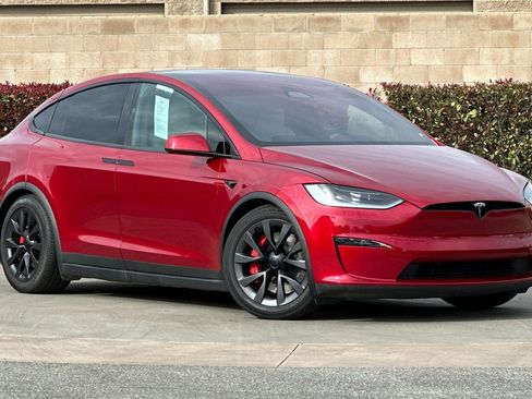 Used 2023 Tesla Model X Plaid image 2