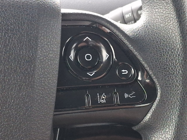 Used 2022 Toyota Prius LE FWD image 23