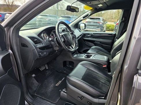 Used 2015 Dodge Grand Caravan SXT image 15