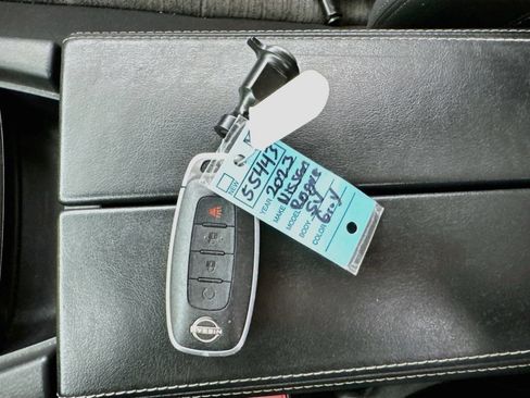 Used 2023 Nissan Rogue SV AWD/4WD image 24