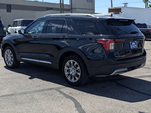 Certified 2026 Ford Explorer Platinum AWD/4WD image 4
