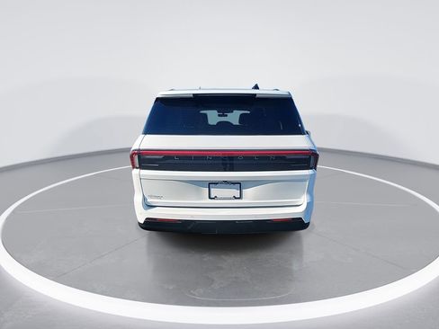 New 2025 Lincoln Navigator Reserve image 7