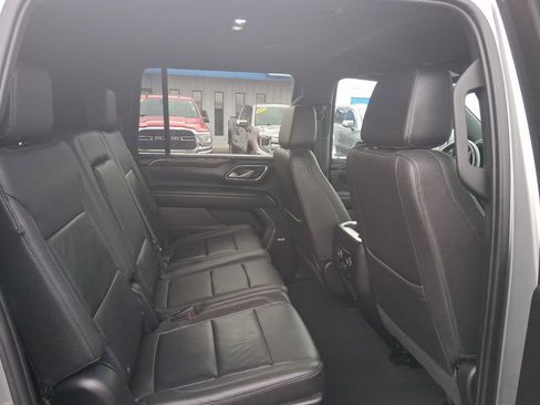 Used 2023 Chevrolet Suburban LT image 15