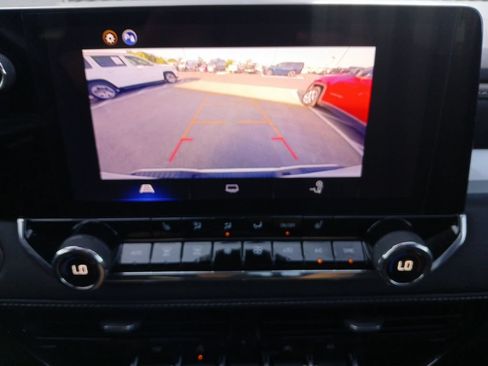 Used 2025 Chevrolet Colorado LT w/ Advanced Trailering Package RWD image 9