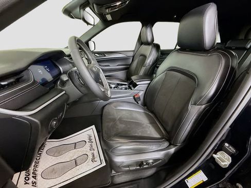 Used 2023 Jeep Grand Cherokee Altitude image 19