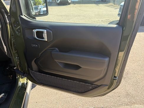 Used 2023 Jeep Wrangler Unlimited w/ Cold Weather Group AWD/4WD image 17
